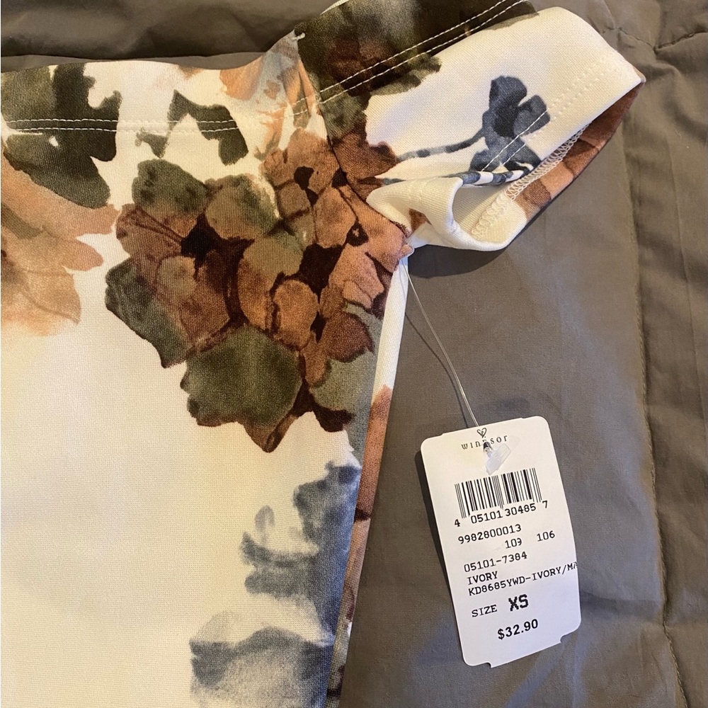 Women’s Windsor floral off the shoulder dress.